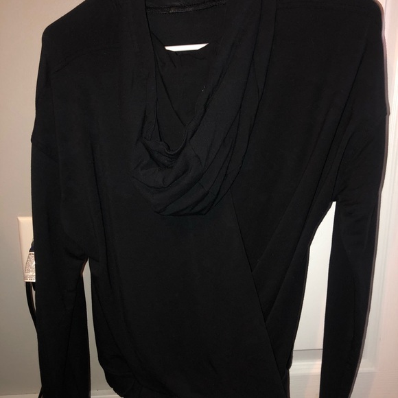 LULULEMON pullover!!! - Picture 4 of 5